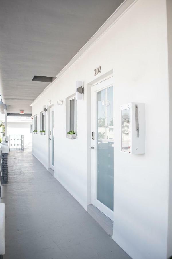 Sobe Lux Aparthotel Μαϊάμι Μπιτς Εξωτερικό φωτογραφία